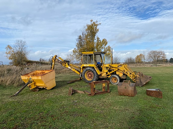 Massey Ferguson Grävtraktor 7 of 7