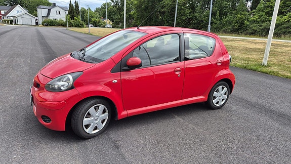 Toyota Aygo 2 of 5