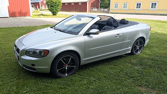 Volvo C70 3 of 5