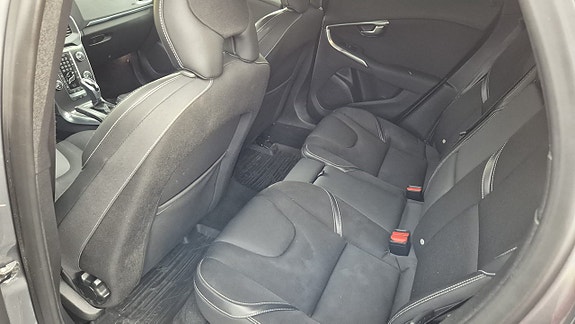 Volvo V40 6 of 7