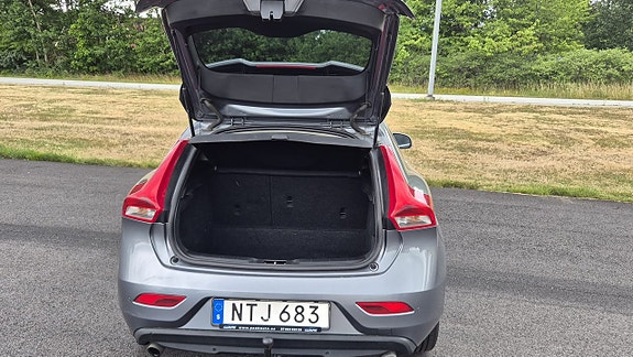 Volvo V40 4 of 5