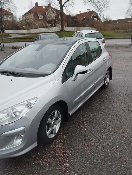 Peugeot 308 3 of 7
