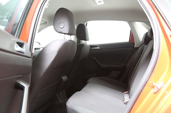Volkswagen Polo 19 of 22