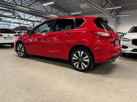 Nissan Pulsar 3 of 5