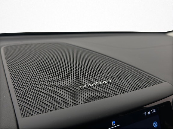 Volvo XC60 23 of 30