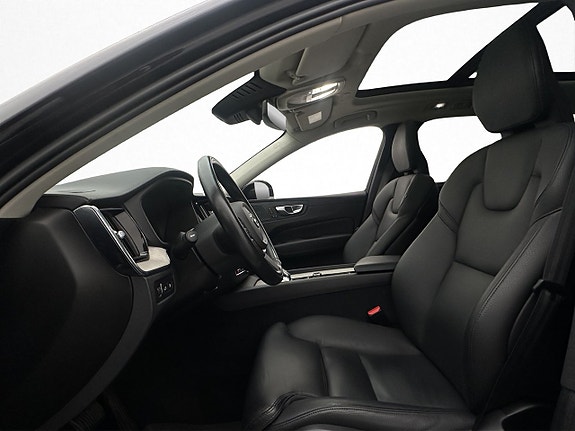 Volvo XC60 11 of 30