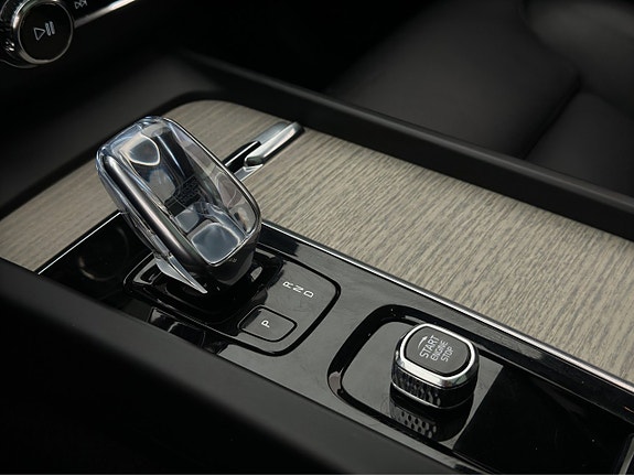 Volvo XC60 25 of 30
