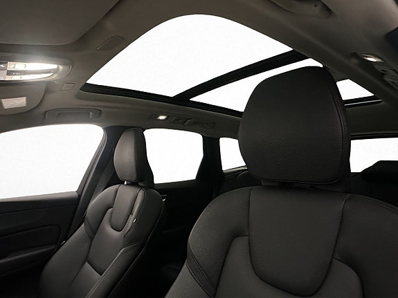 Volvo XC60 12 of 30