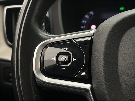 Volvo XC60 15 of 30