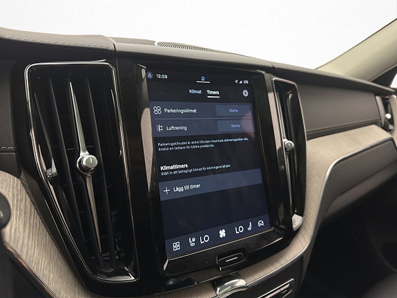 Volvo XC60 21 of 30
