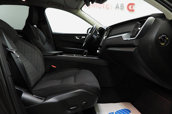 Volvo XC60 11 of 26