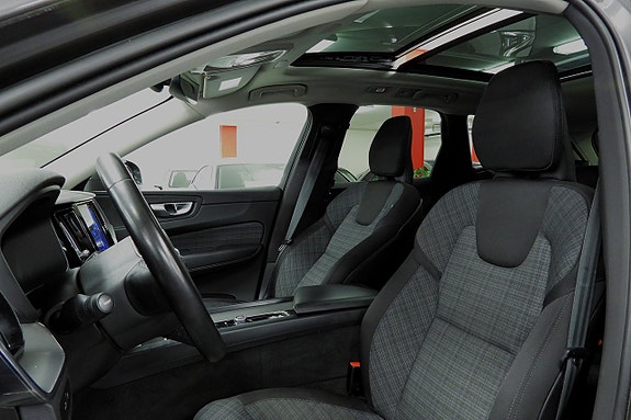 Volvo XC60 14 of 26