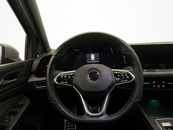 Volkswagen Golf VIII 11 of 30