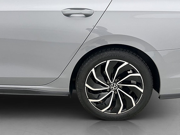 Volkswagen Golf VIII 29 of 30