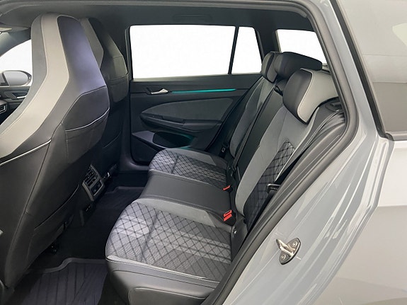 Volkswagen Golf VIII 26 of 30