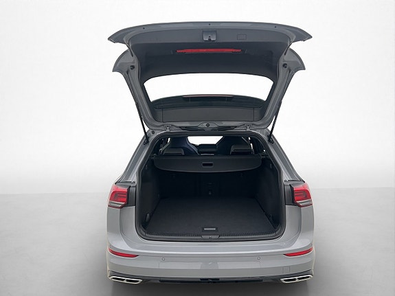Volkswagen Golf VIII 27 of 30