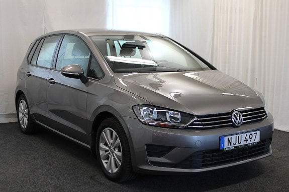 Volkswagen Golf Sportsvan 2 of 5