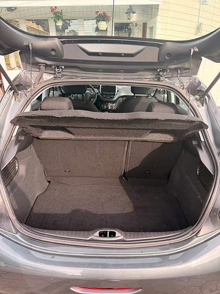 Peugeot 208 5 of 5