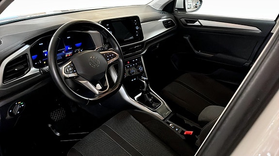 Volkswagen T-Roc 7 of 12