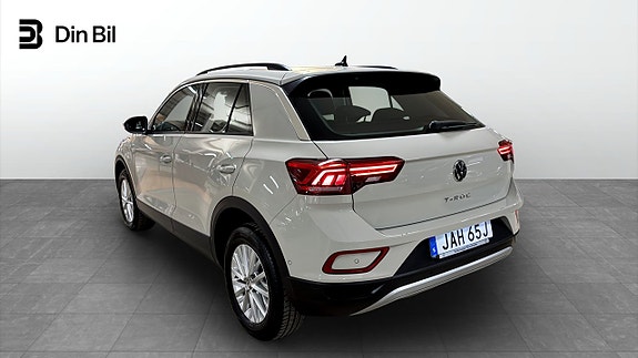 Volkswagen T-Roc 3 of 5