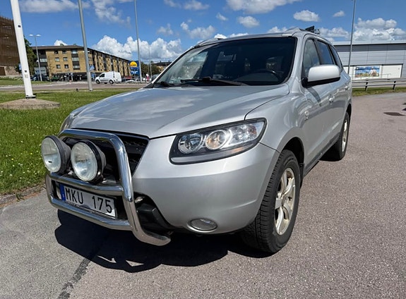 Hyundai Santa Fe 3 of 9