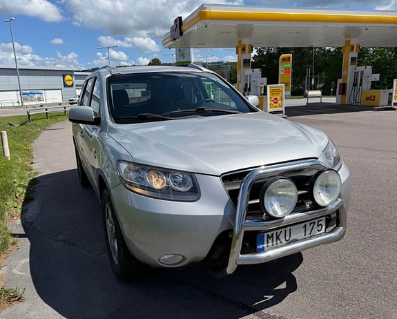 Hyundai Santa Fe 2 of 9