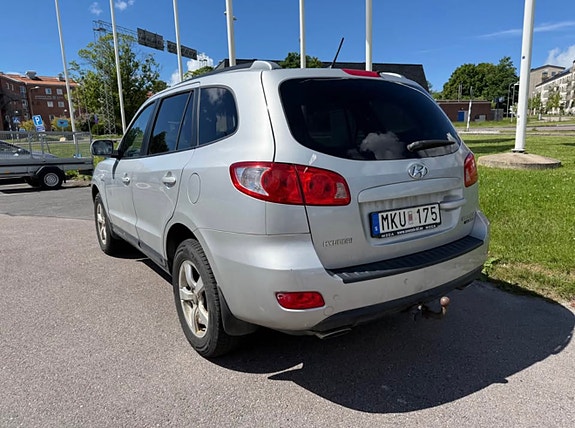 Hyundai Santa Fe 4 of 9