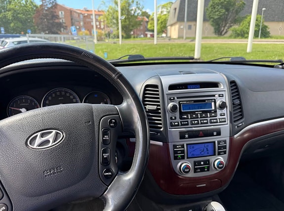 Hyundai Santa Fe 7 of 9