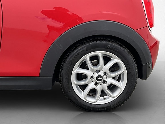 MINI Cooper 25 of 27