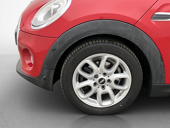 MINI Cooper 24 of 27