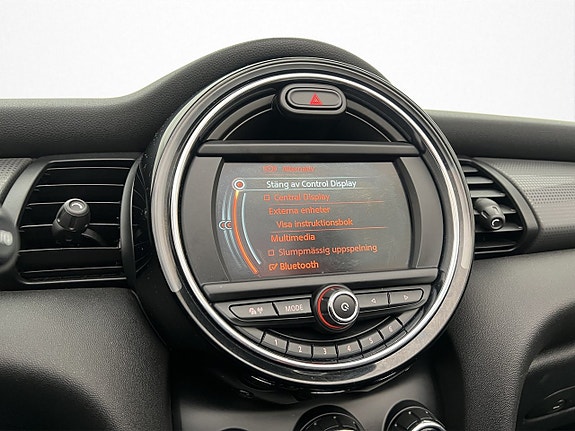 MINI Cooper 16 of 27