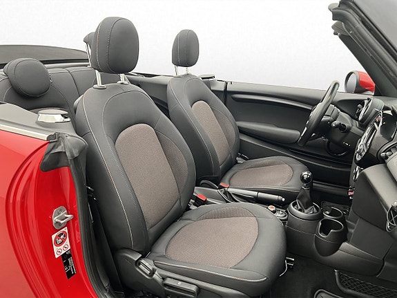 MINI Cooper 19 of 27