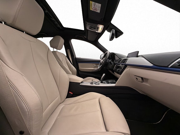 BMW 330e 25 of 30