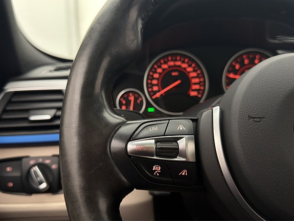 BMW 330e 16 of 30