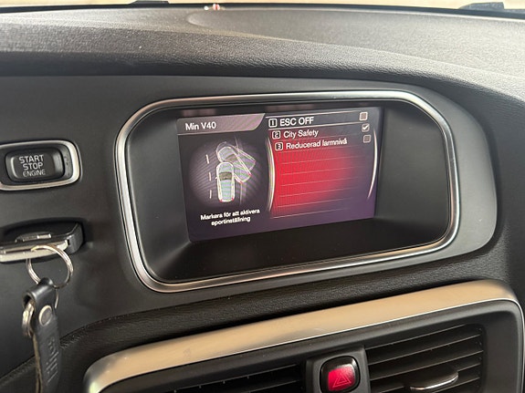 Volvo V40 15 of 18