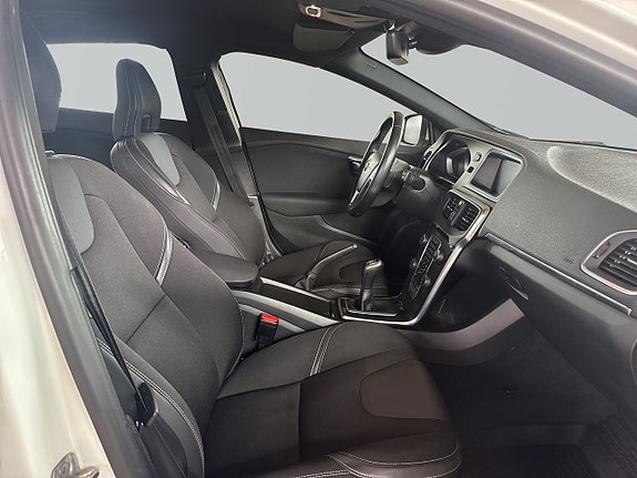Volvo V40 9 of 18