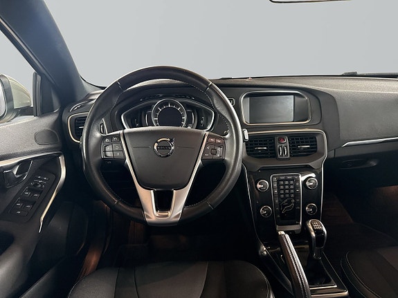 Volvo V40 10 of 18