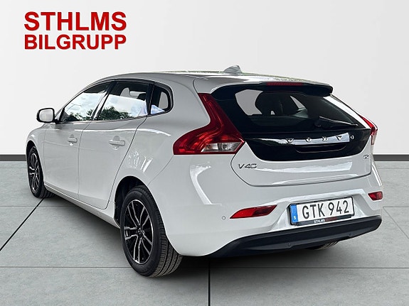 Volvo V40 3 of 18