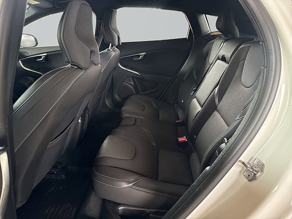 Volvo V40 7 of 18