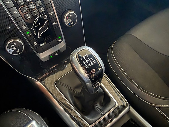 Volvo V40 14 of 18