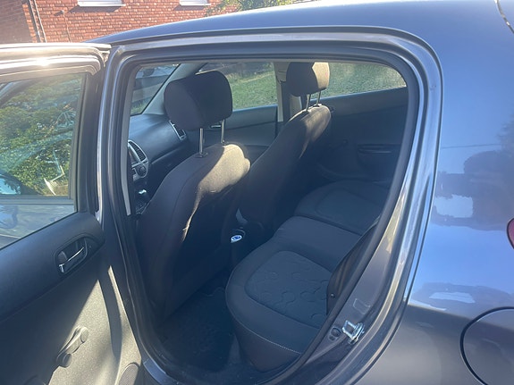 Hyundai i20 5 of 6