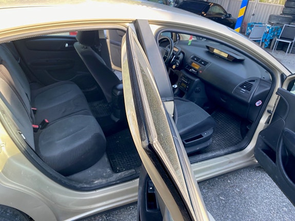 Citroen C4 4 of 5