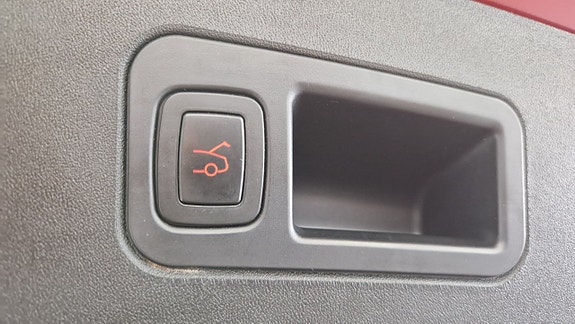 Tesla Model S 23 of 25