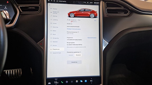 Tesla Model S 19 of 25