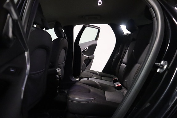 Volvo V40 Cross Country 14 of 20