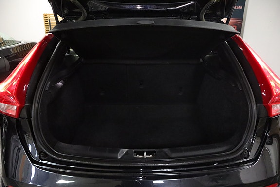 Volvo V40 Cross Country 16 of 20