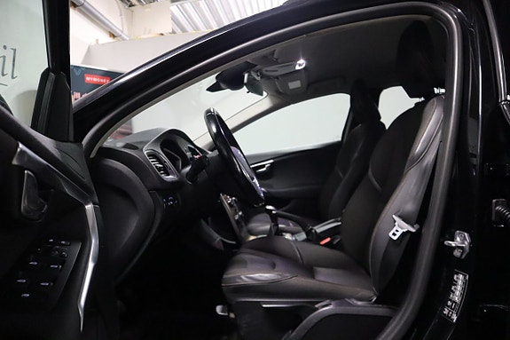 Volvo V40 Cross Country 9 of 20
