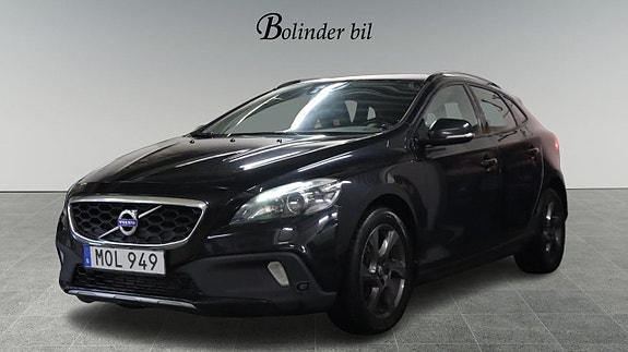 Volvo V40 Cross Country 3 of 5