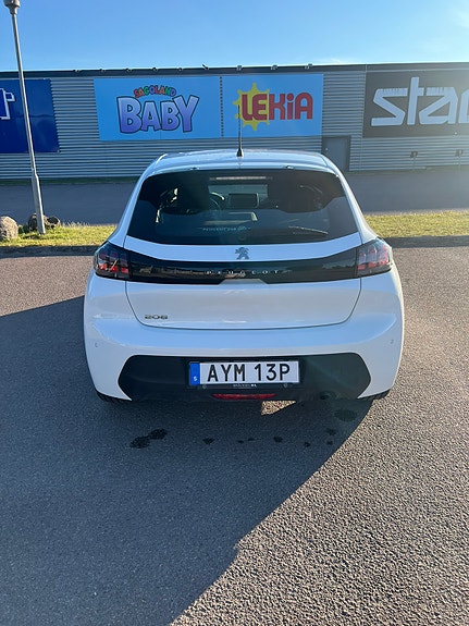 Peugeot 208 4 of 5