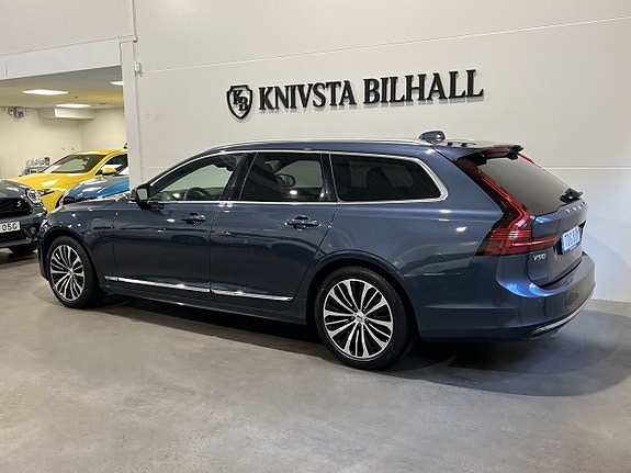 Volvo V90 2 of 5